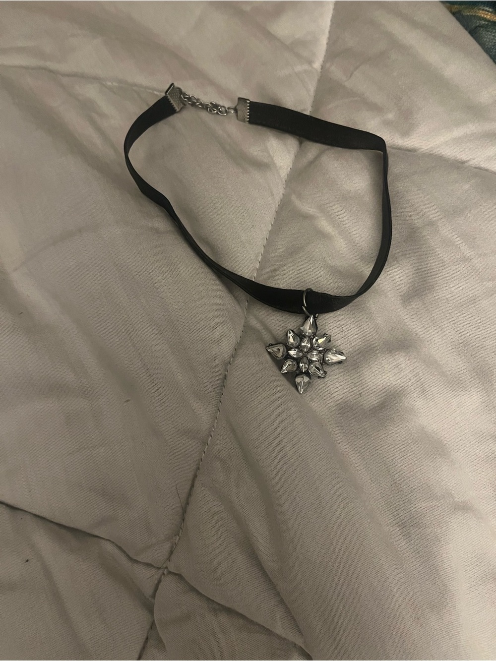 New Crystal Star Pendant Black Ribbon Choker